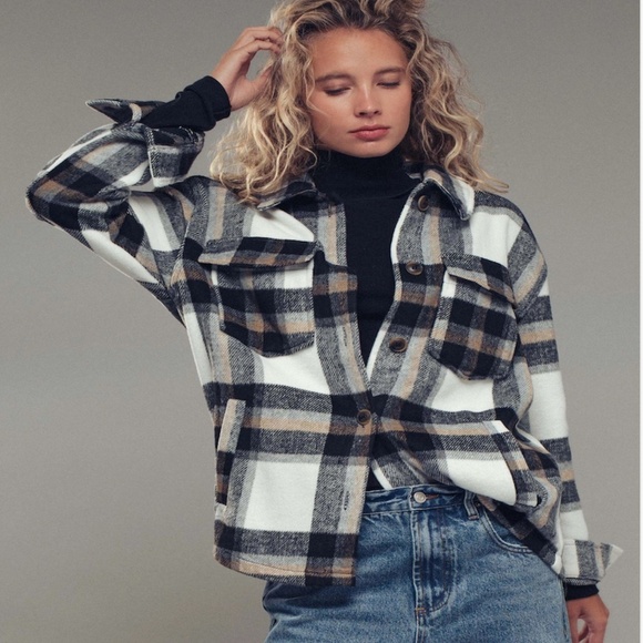 NEW! Urban Daizy Plaid Button-Down Jacket w/ Side Pockets Size’s S,M & L - Picture 6 of 9